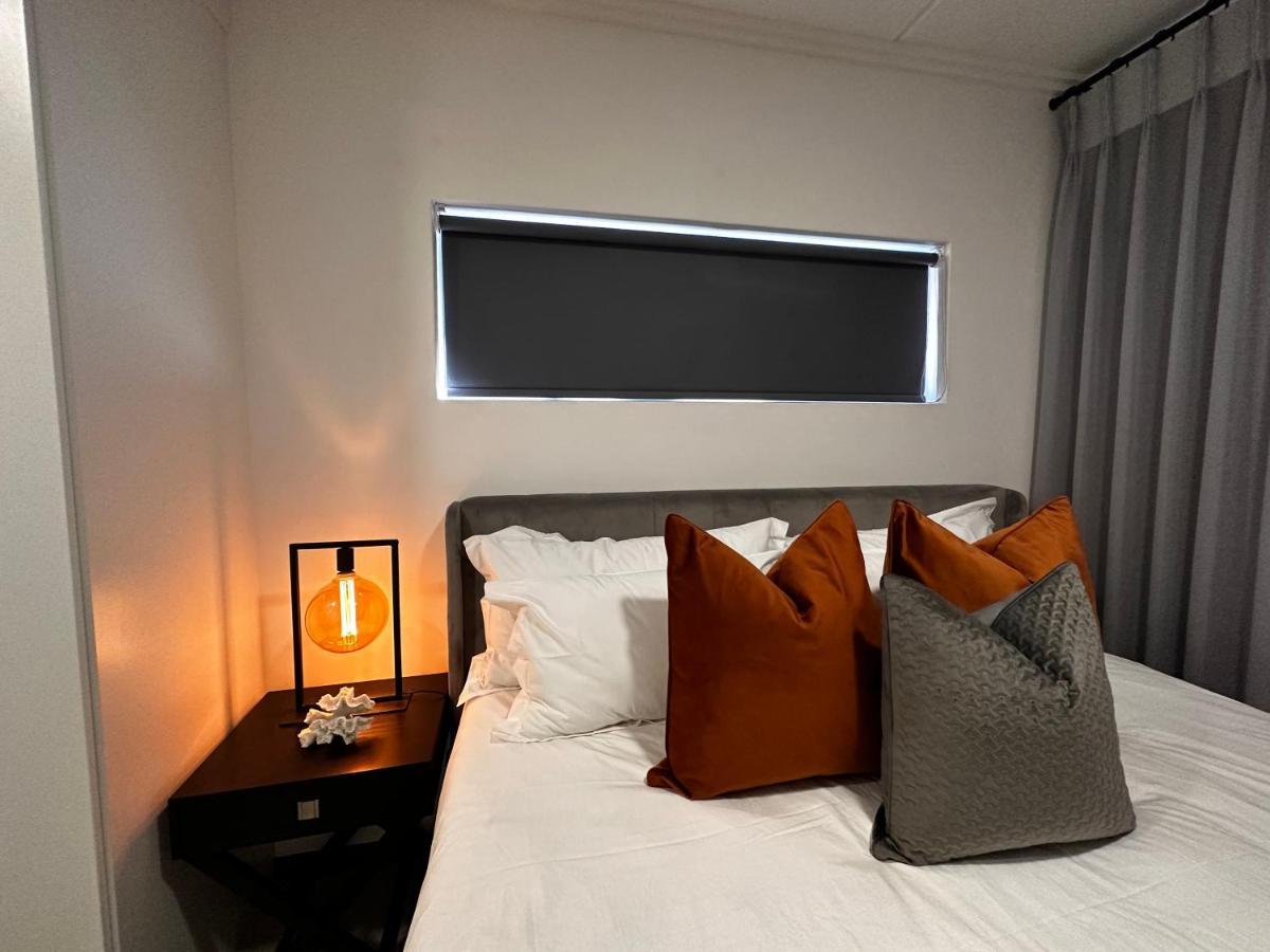 Stylish Executive Apartment With Power Backup ヨハネスブルグ エクステリア 写真