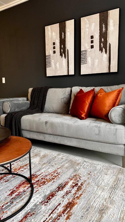 Stylish Executive Apartment With Power Backup ヨハネスブルグ エクステリア 写真