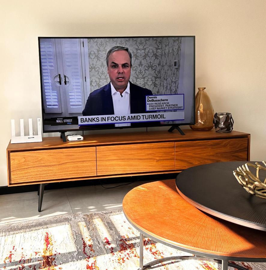 Stylish Executive Apartment With Power Backup ヨハネスブルグ エクステリア 写真